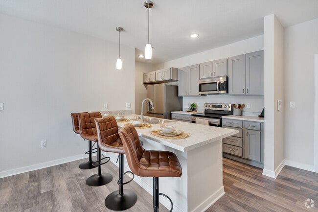 Building Photo - The Belleview - Student Friendly Housing