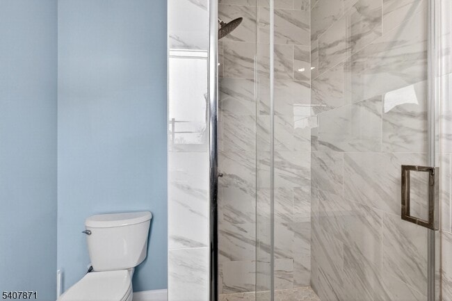 Building Photo - 1582 Irving St