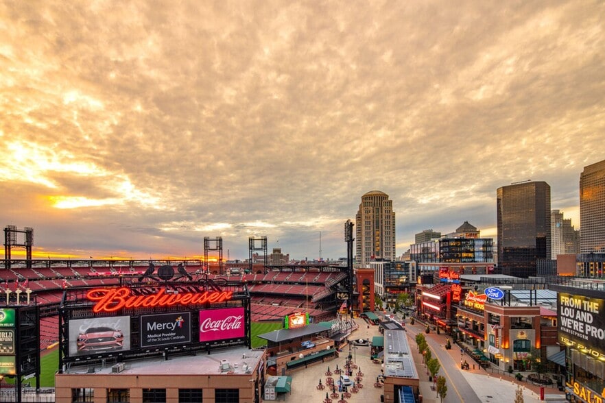 Building Photo - 300 S Broadway