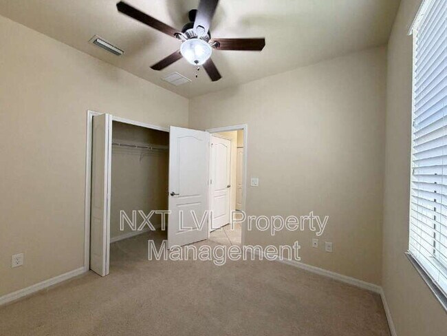 Building Photo - 9453 River Otter Dr