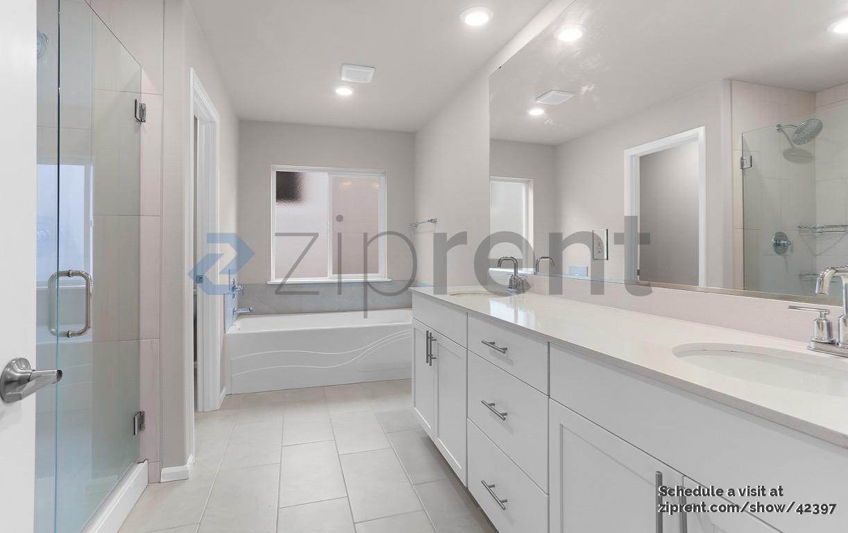 Building Photo - 23822 SE 289th Pl