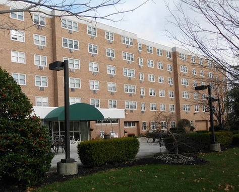 Building Photo - Hudson Manor