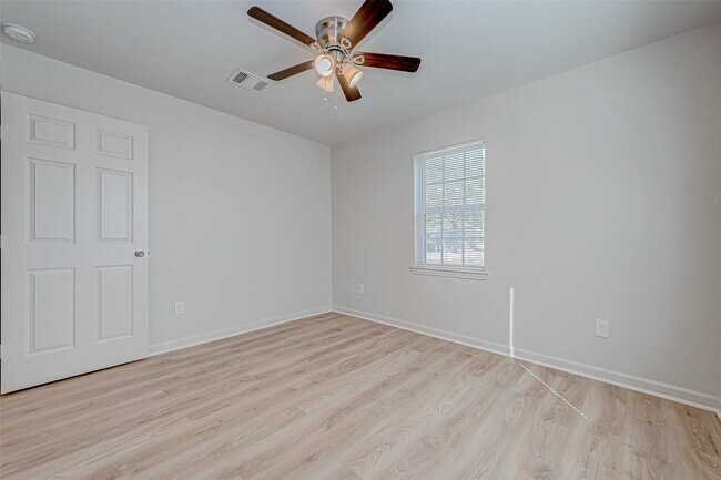 Building Photo - 3618 Noah St