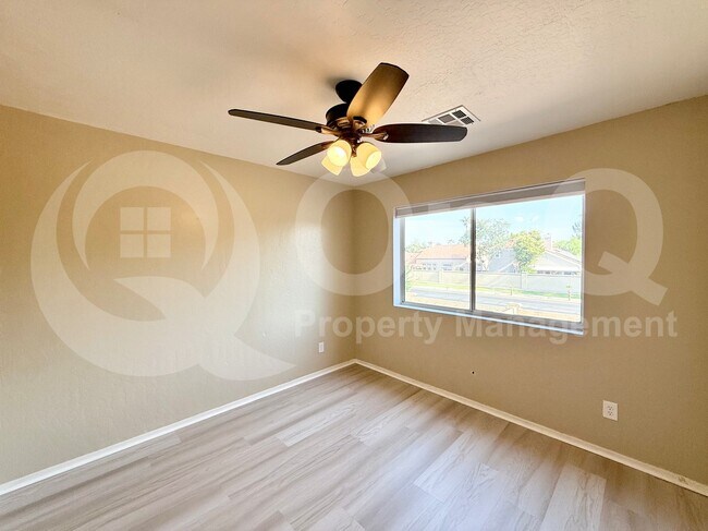 Building Photo - 877 W Shellfish Dr
