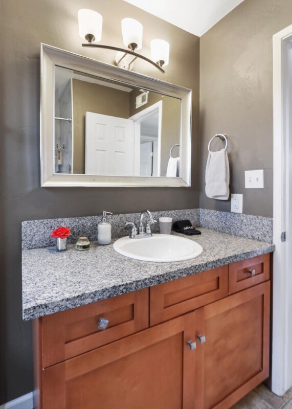 Building Photo - 718 N Floral St