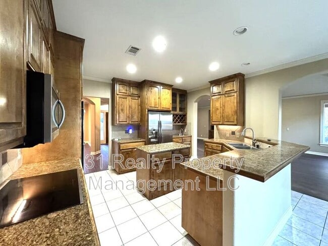 Building Photo - 7 Monarch Oaks Ln