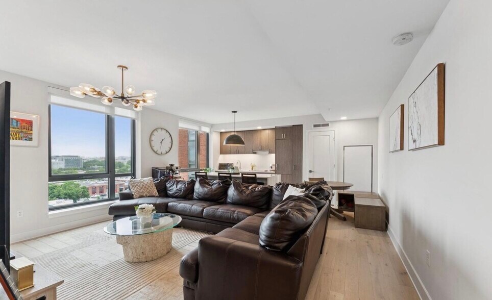 Building Photo - 1211 Van St SE