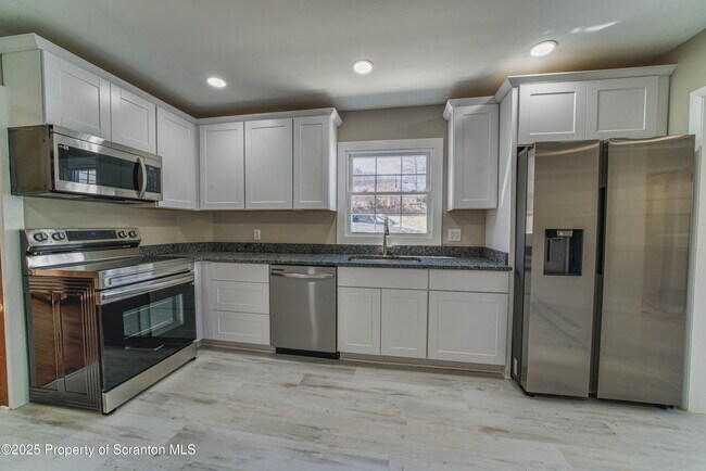 Building Photo - 1332 Lacka Trl