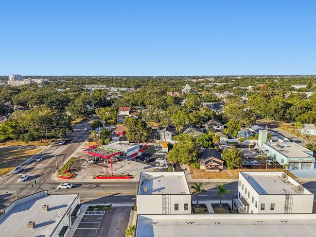 Building Photo - Modern Townhome For Lease in downtown St Pete and Warehouse Arts District