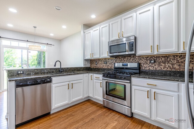 Building Photo - 2659 Dunraven Ave