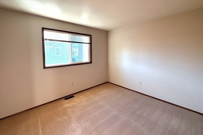 Building Photo - 12941 NE 71st St