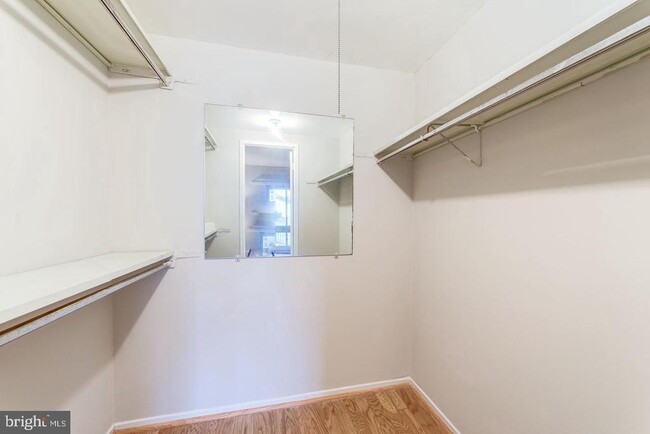 Building Photo - 7938 Bentley Village Dr