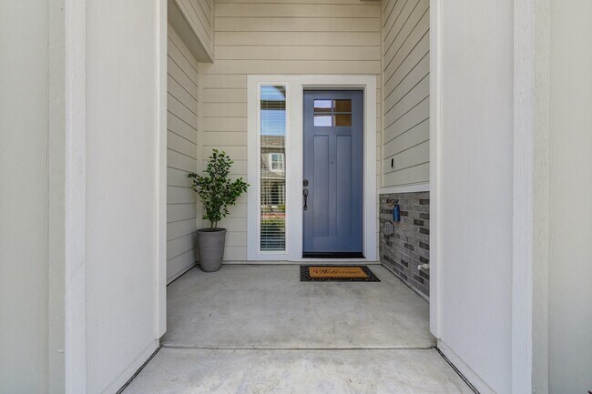 Building Photo - 6930 Peak Way