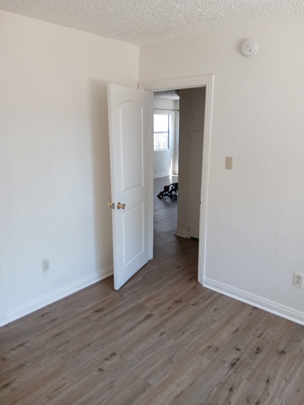 Building Photo - 736 W Century Blvd