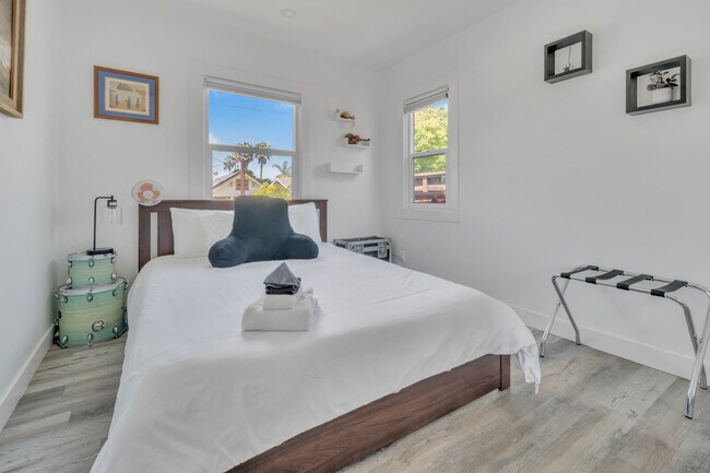 Building Photo - 4129 Vermont St