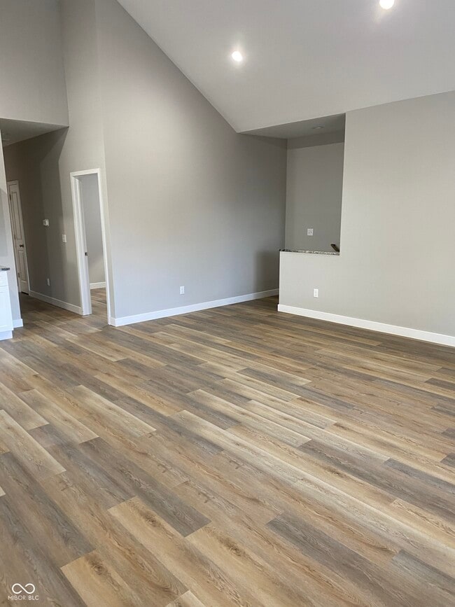 Building Photo - 929 N Beville Ave