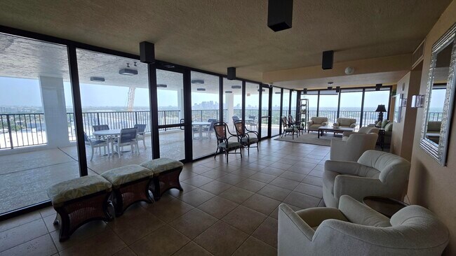 Building Photo - 936 Intracoastal Dr