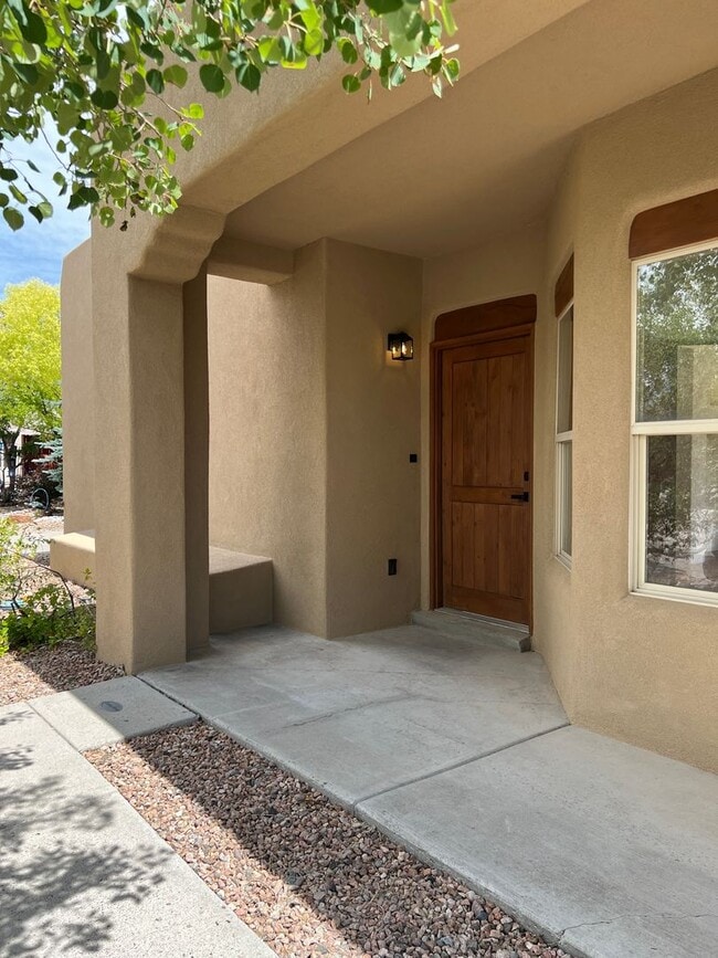 Building Photo - Charming Southwest Living Near Santa Fe Co...