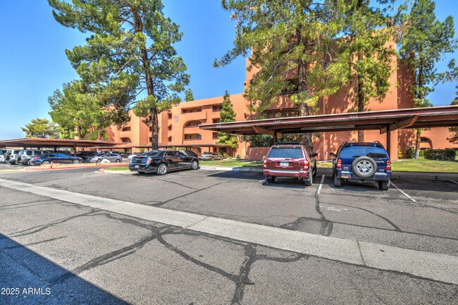 Building Photo - 4303 E Cactus Rd