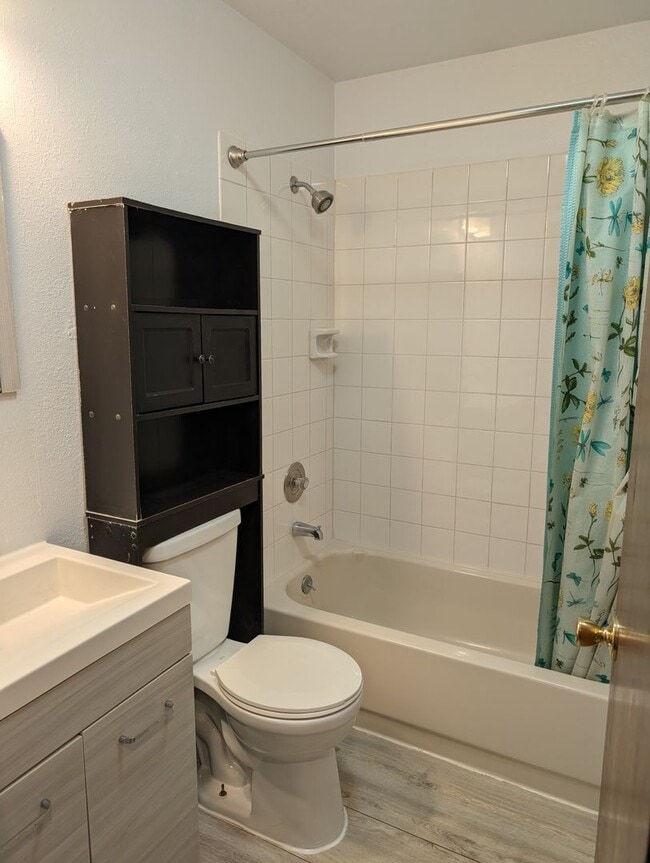 Building Photo - 236 Princess Dr