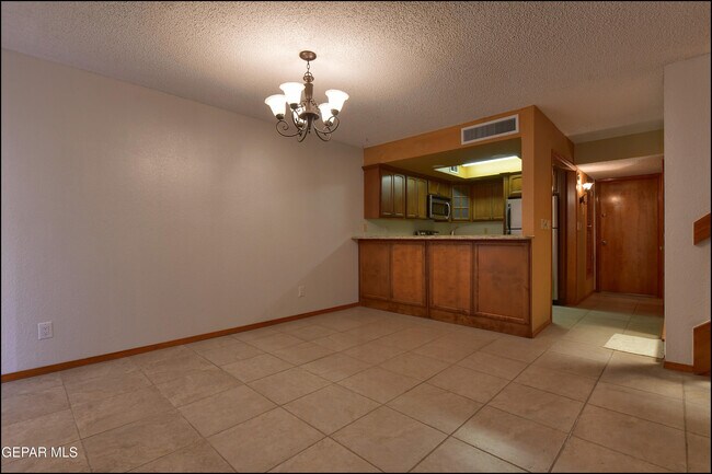 Building Photo - 710 N Resler Dr
