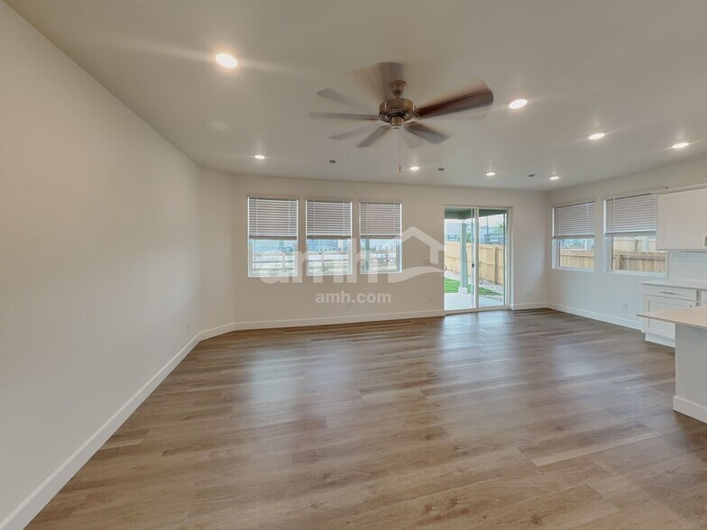 Building Photo - 10087 Abilene St