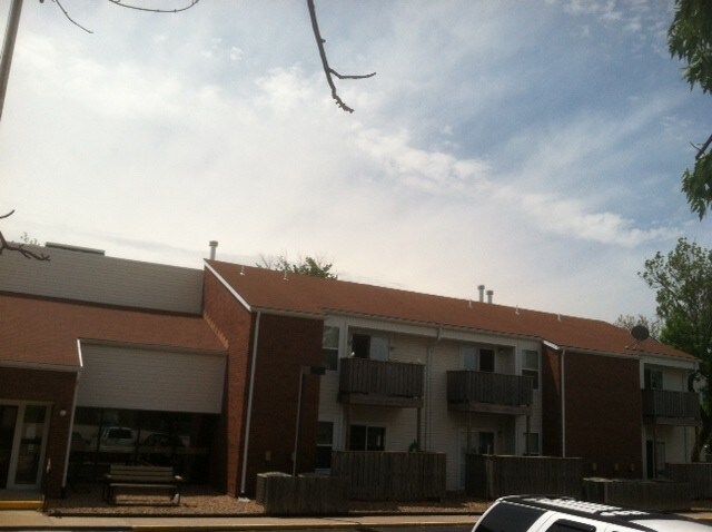 Primary Photo - 1259 N Buckner St