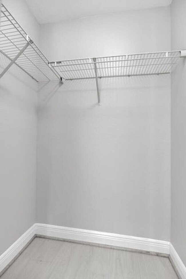 Building Photo - 6599 Old Farm Trail