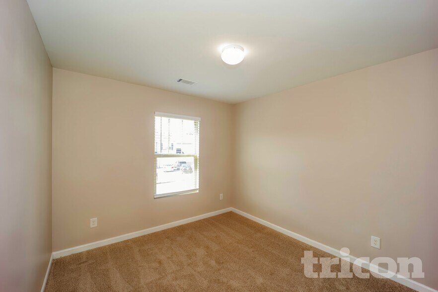 Building Photo - 7156 Tanger Blvd