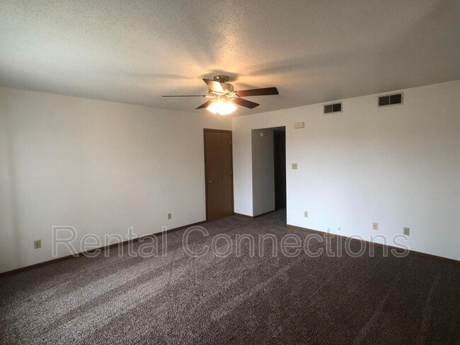 Building Photo - 500 E College St