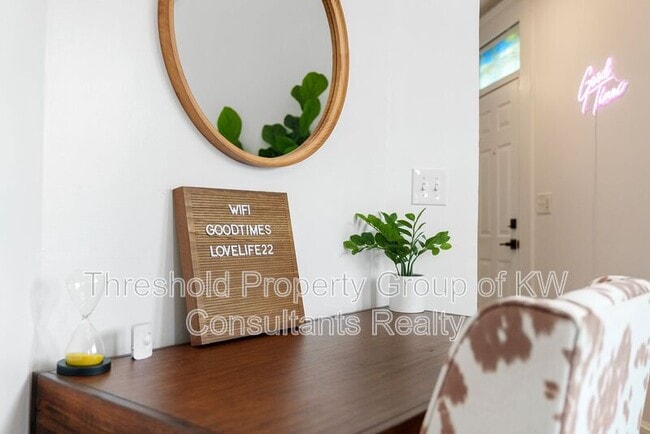 Building Photo - 61 E 7th Ave