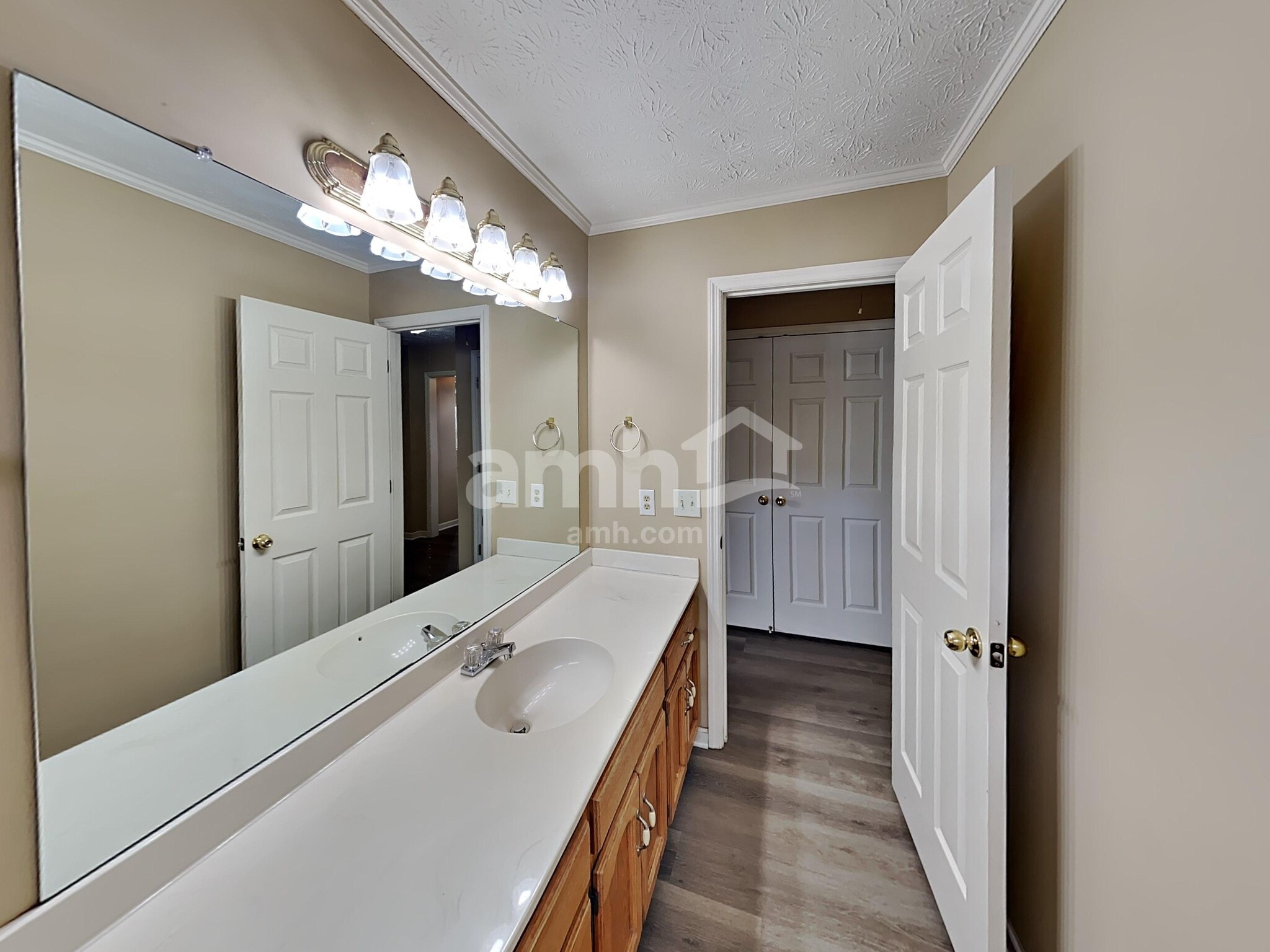 Building Photo - 1212 Wembley Ct