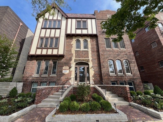 Building Photo - The Danbury