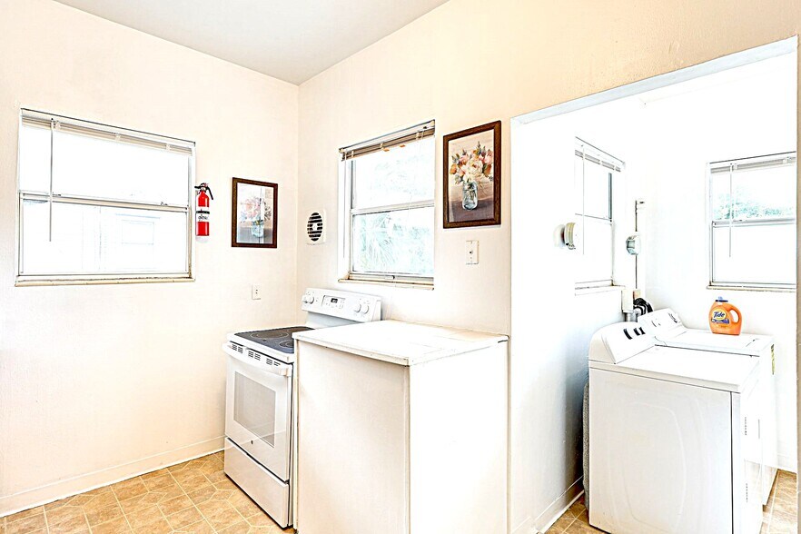 Kitchen NW View - 2604 Post St