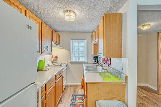 Building Photo - 2063 Arbutus Ave