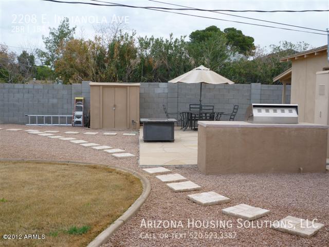 Building Photo - 2208 E Indianola Ave