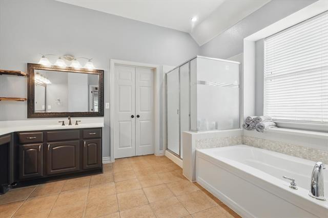 Building Photo - 10701 Los Rios Dr