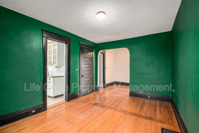 Building Photo - 354 Richard Terrace SE