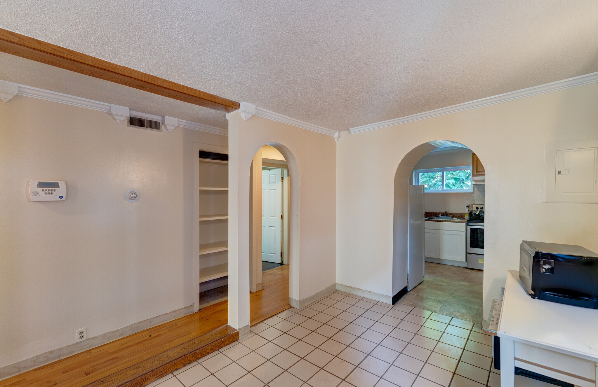 Building Photo - 26 Lynwood Pl