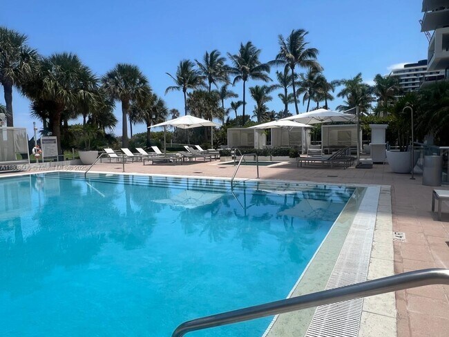 Building Photo - 3739 Collins Ave