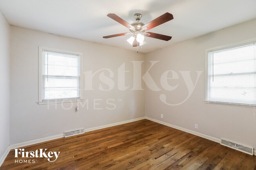 Building Photo - 8304 Hunter