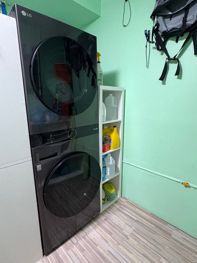 Building Photo - 7705 Poinsetta Ave