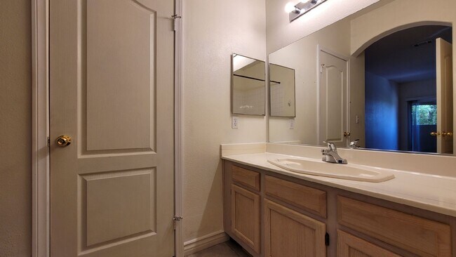 Building Photo - 5525 W Flamingo Rd