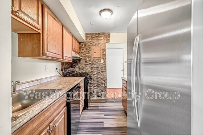 Building Photo - 3904 Stone Gate Dr