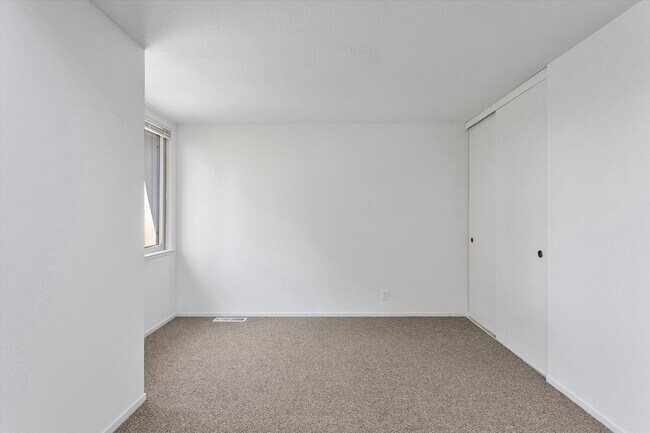 Building Photo - 1145 Bismarck Ln