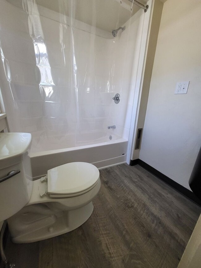 Building Photo - 1133 Day St