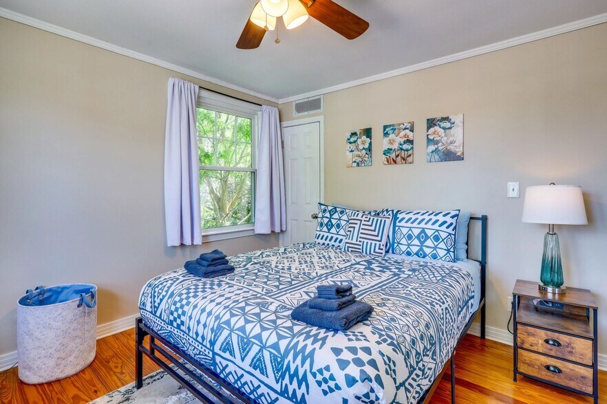 Building Photo - 1644 Naldo Ave