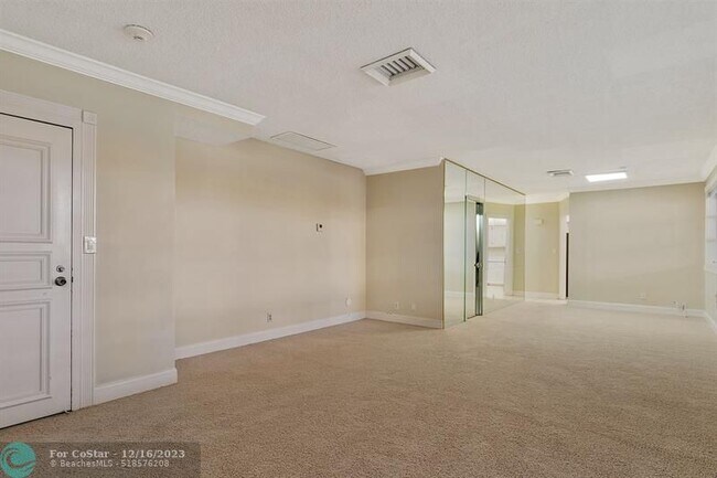 Building Photo - 4020 Galt Ocean Dr