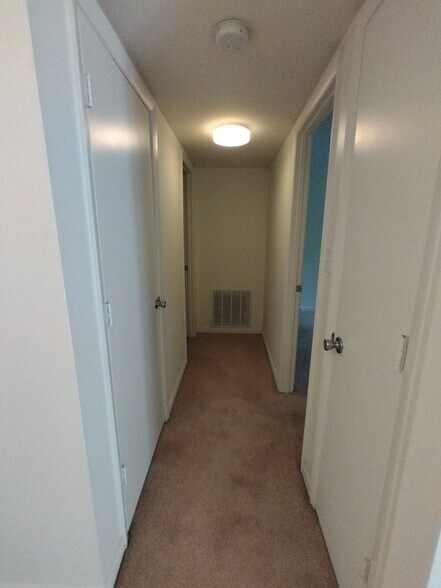 Building Photo - 600 Reusens Rd