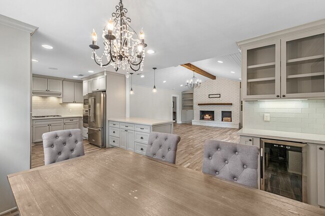 Building Photo - 10211 Candlewood Dr